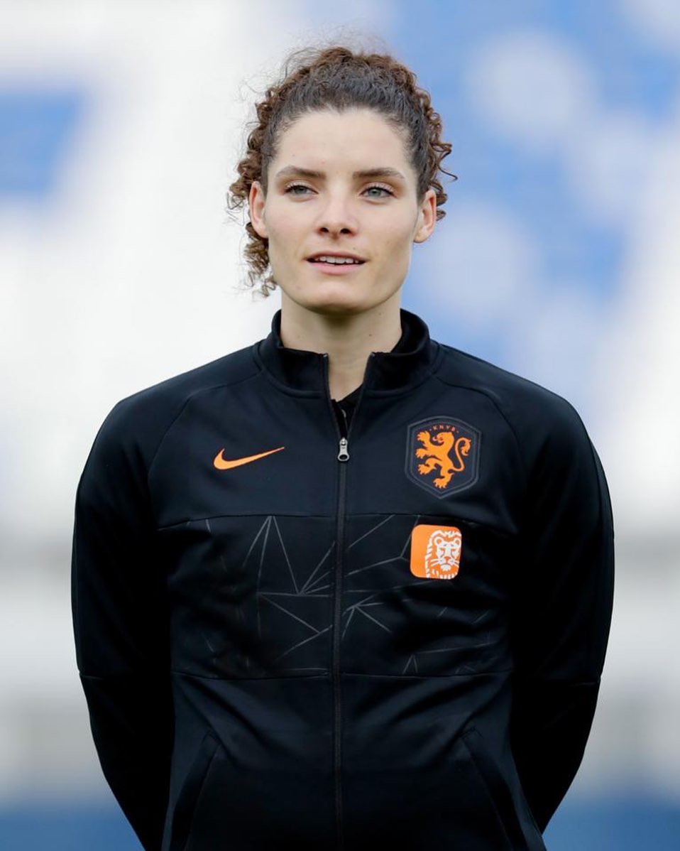 Dominique Janssen Biography: Boyfriend, Family, Salary & Net Worth